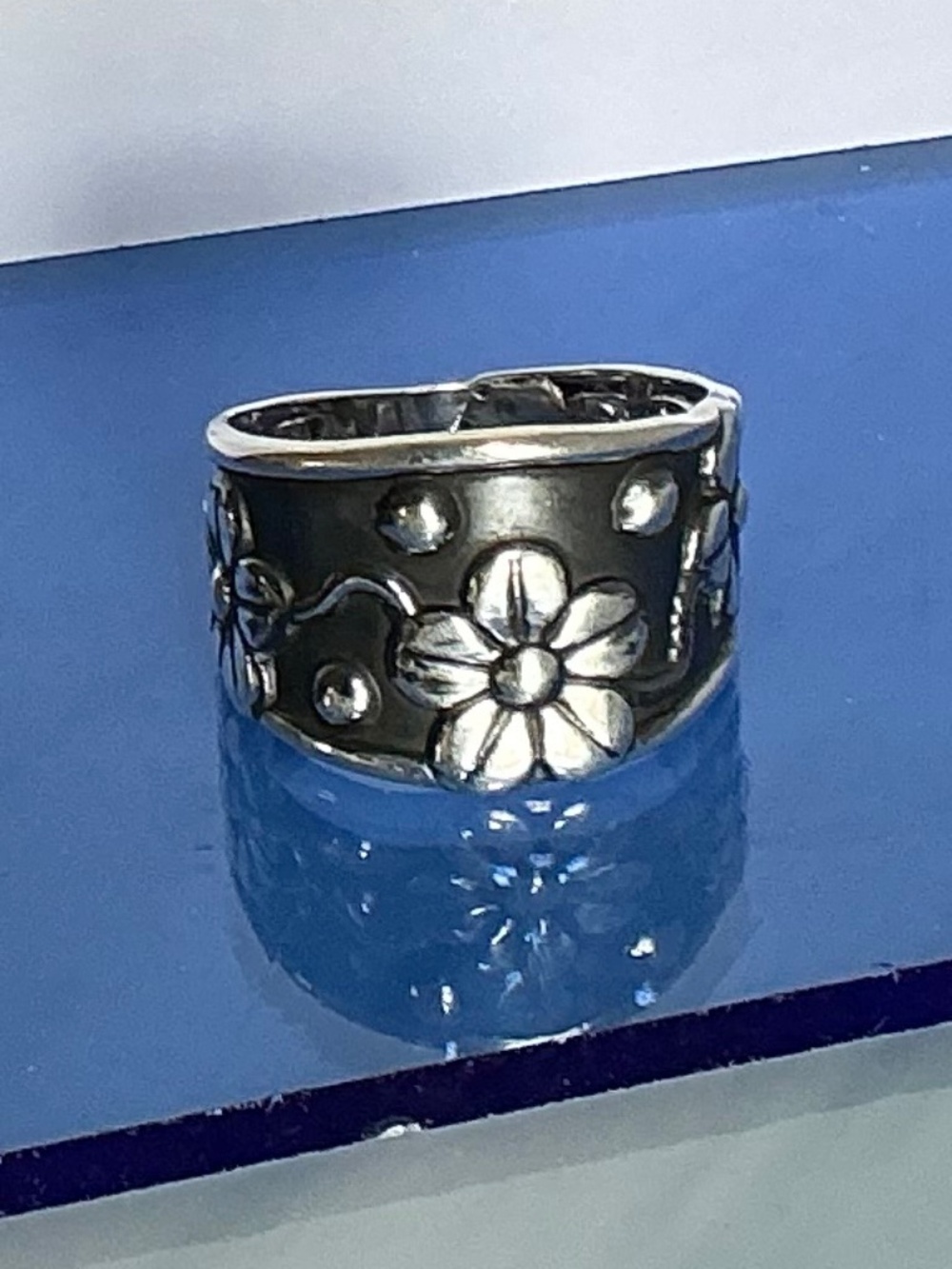 Vintage Mexico Sterling Silver Ring Signed Daisy Flower Band Oxidized Design - Picture 13 of 16